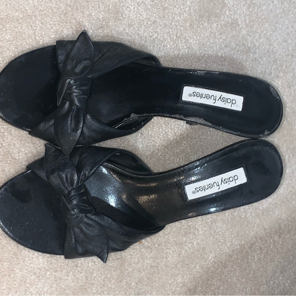 Daisy Fuentes Black Women's Slide Sandals